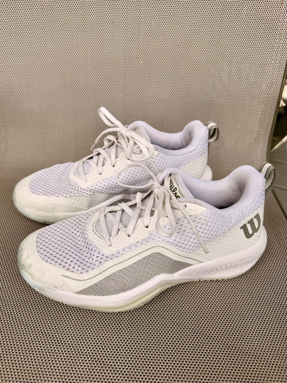 Wilson Women's 7.5 White and Light Gray Tennis Sneakers - Picture 3 of 7